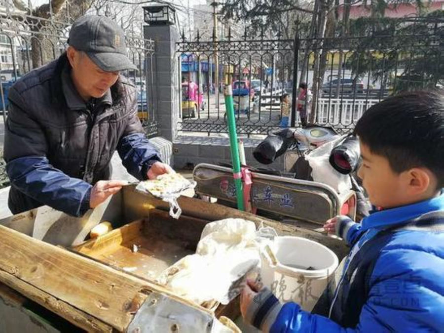 济宁名小吃:托板热豆腐,好吃真享受.