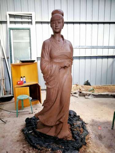 图为芸娘雕像泥稿。