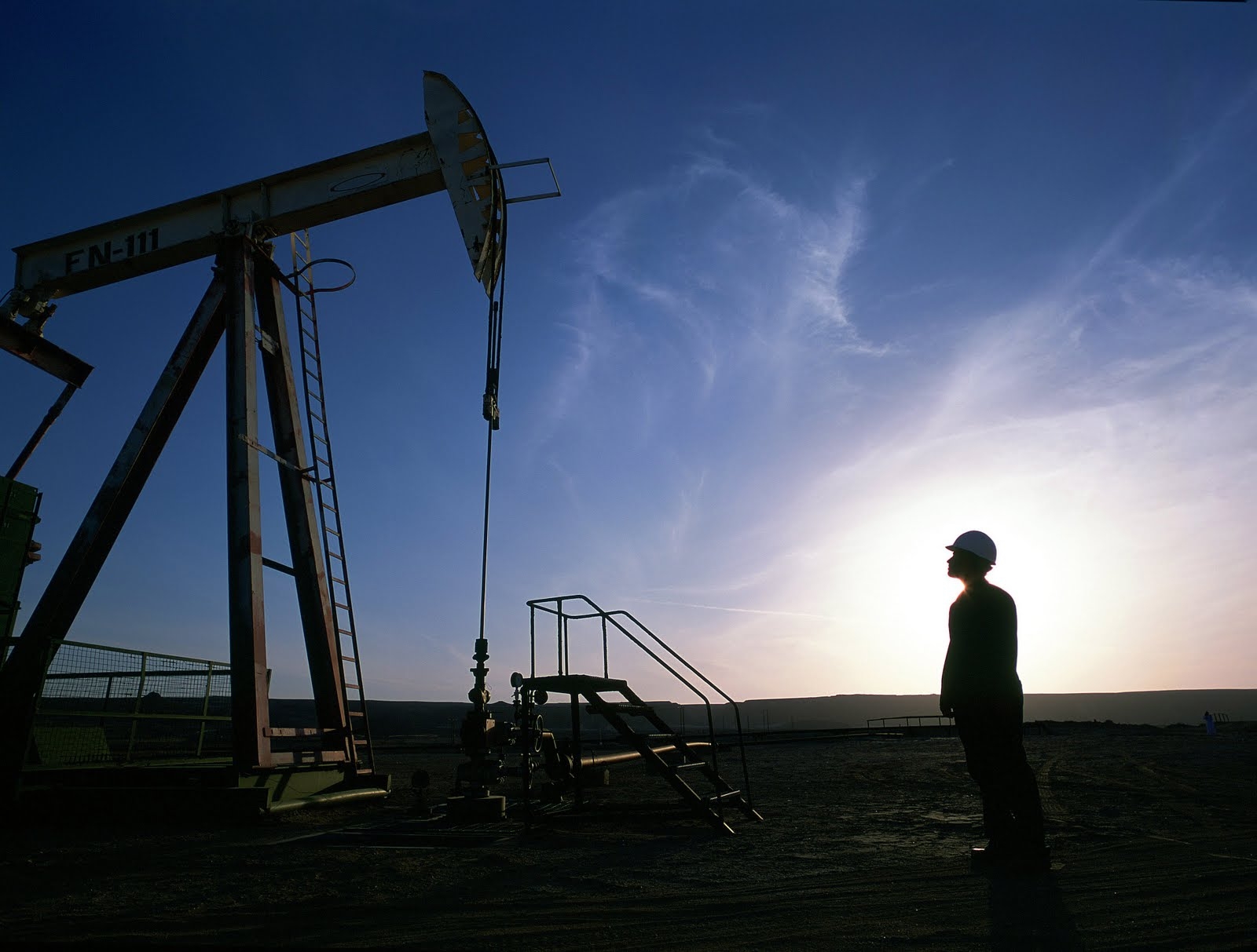 国际油价扩大跌幅 美原油跌破50美元关口