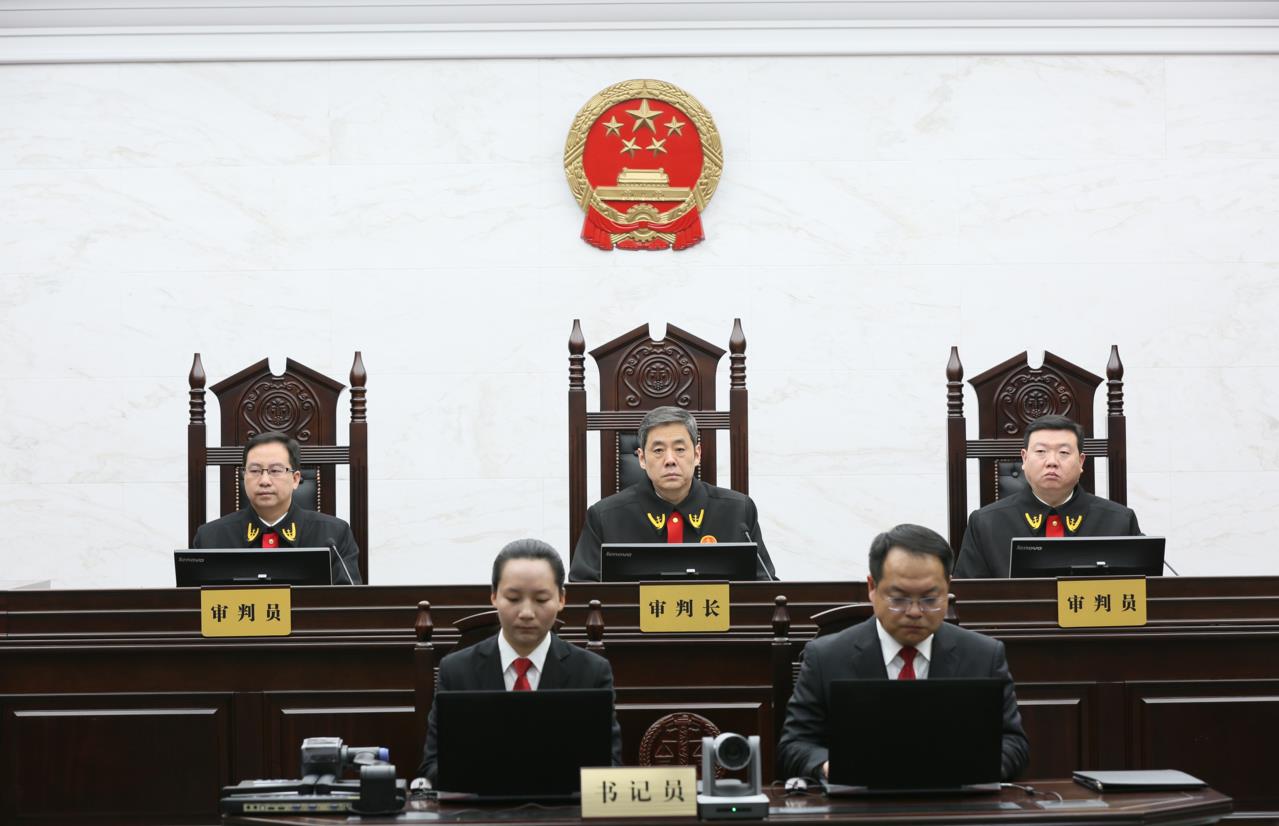 济南市原市长杨鲁豫受贿案一审开庭