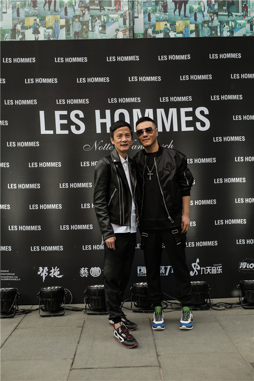 LES HOMMES入驻北京太古里 硬朗风范与军装阵营强势来袭