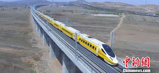 内蒙古首条高铁开启联调联试 列车设计速度为250公里/小时