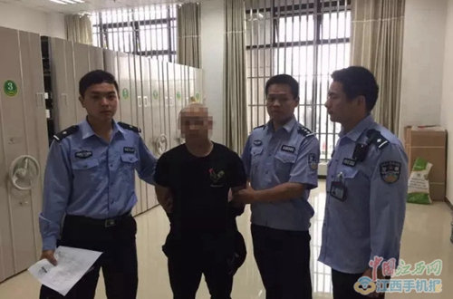 鹰潭车管所民警慧眼识破网逃男子 擒获并移送派出所