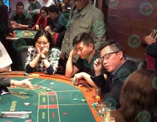 吴奇隆刘诗诗又被偶遇 奥克兰赌场“玩得欢”