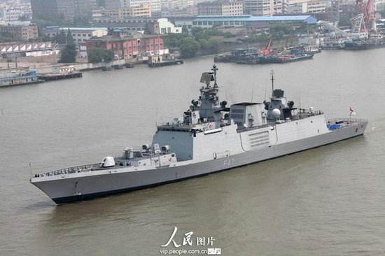 印度新加坡在南海举行联合军演，出动隐身护卫舰
