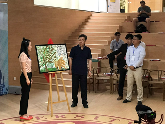 (付志明副院长为画作揭幕)图片