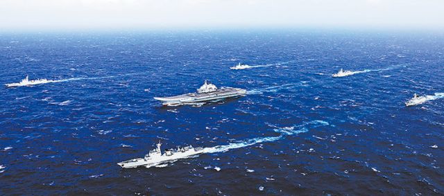 海军航母编队从青岛启航 执行跨区机动训练任务