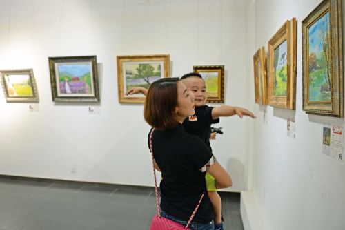 奥伦达部落乡村油画家北京首展