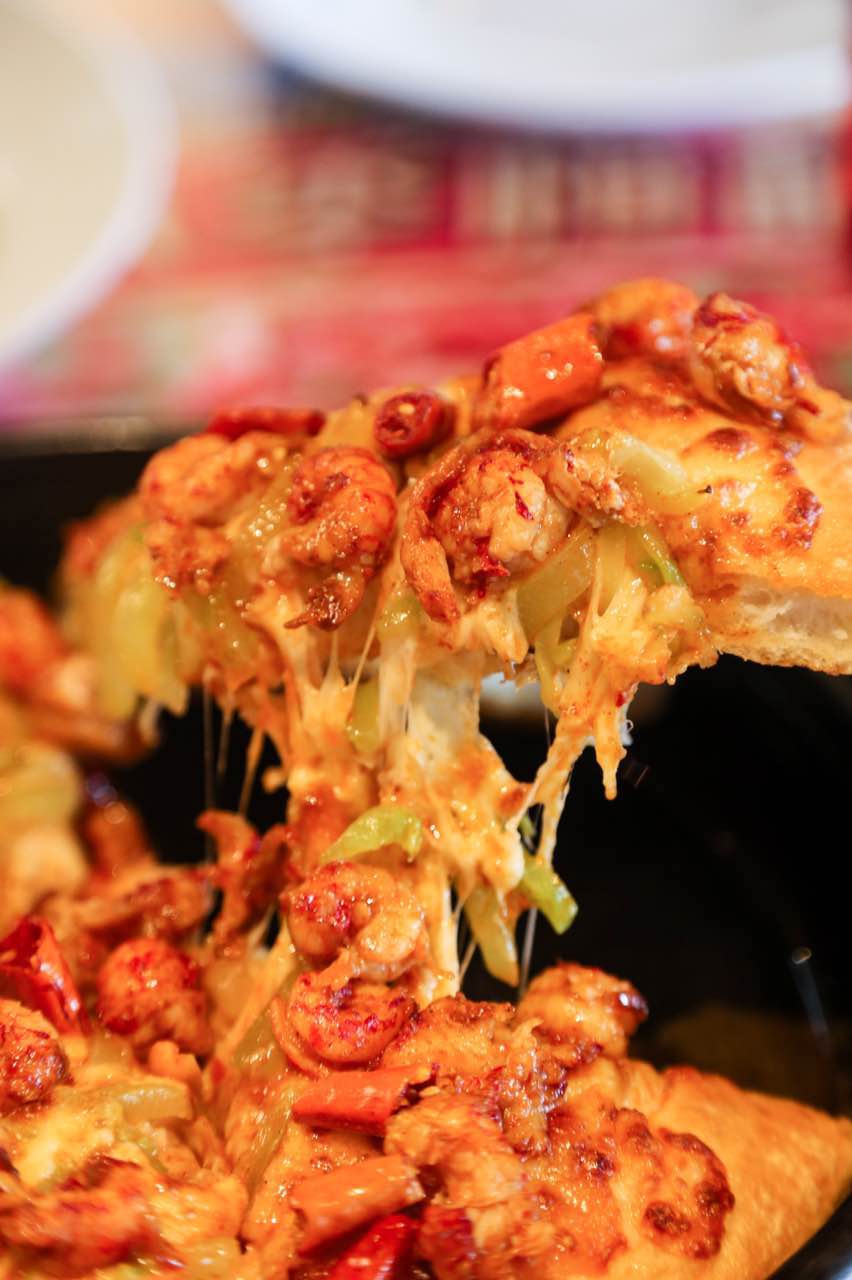 小龙虾新吃法正确解锁法:比萨和意面麻辣到底