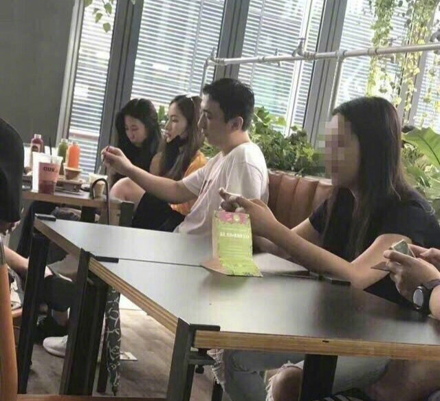 豆得儿下线?王思聪新欢疑曝光 气质很网红