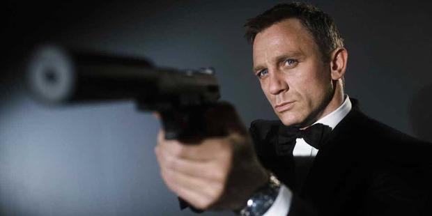 下一部007电影将由法国导演拍 大反派还是个盲人？