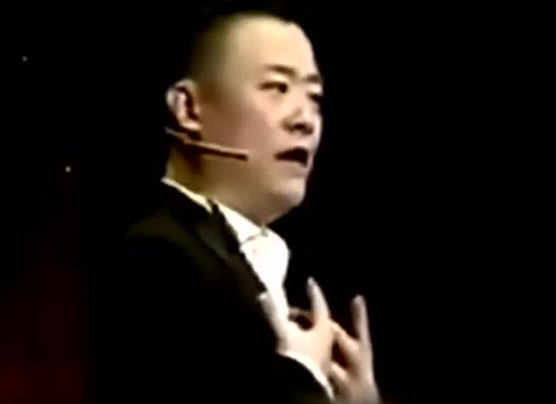 郭德纲与周立波当众吵架孟非怒骂周立波装十三