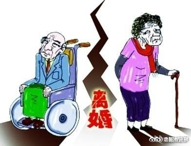 fun来了:大妈为抢床位怒砸医院|死法精致的蟑螂 fun来了:大妈为抢床位怒砸医院|死法精致的蟑螂图片