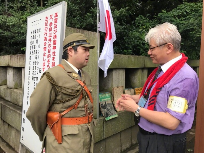 日本一男子靖国神社前叫嚣:若中日打仗 我就上