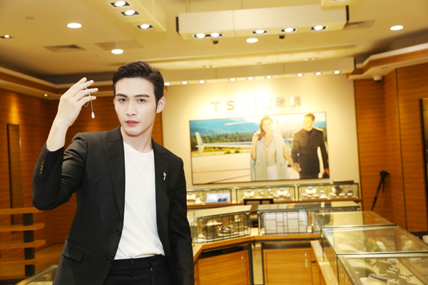 张彬彬自曝喜欢孝顺女生,喜欢上了会立马追_凤