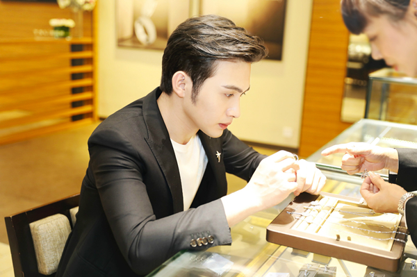 张彬彬自曝喜欢孝顺女生,喜欢上了会立马追_凤