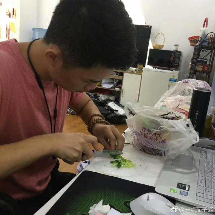 fun来了:老外疯了 中文了得和了不得咋一个意思 fun来了:老外疯了 中文了得和了不得咋一个意思图片