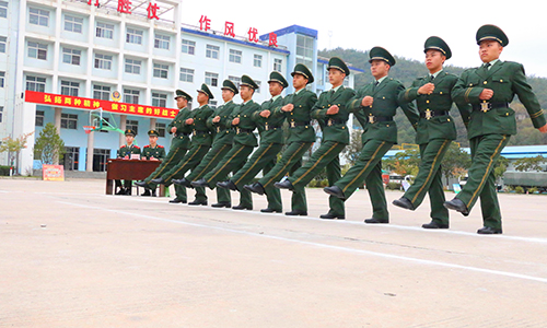 "立正,稍息,齐步走,正步走"这是榆林支队新训大队队列训会操时的