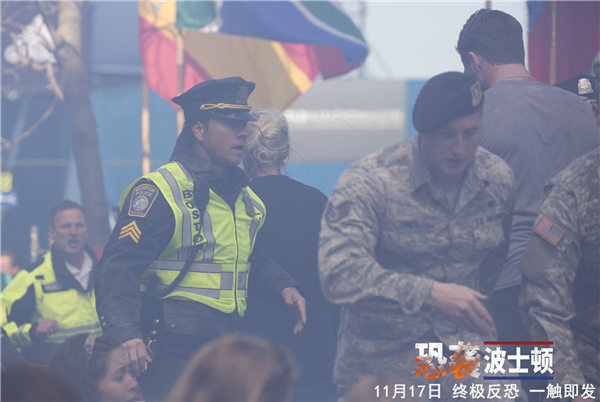 沃尔伯格化身平民英雄 《恐袭波士顿》致敬警员