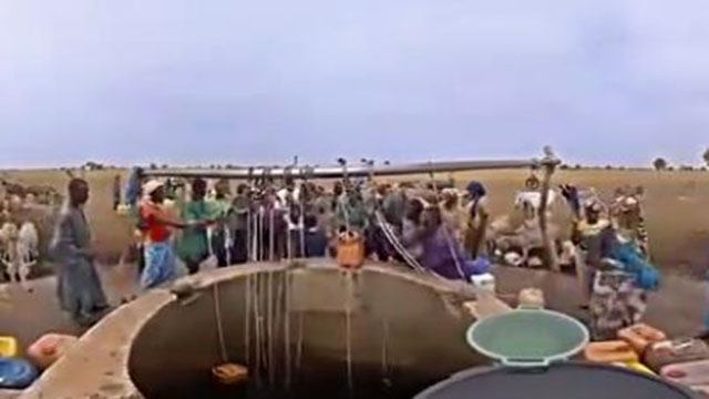 歪歌社团:非洲地理版《小苹果》VR全景版