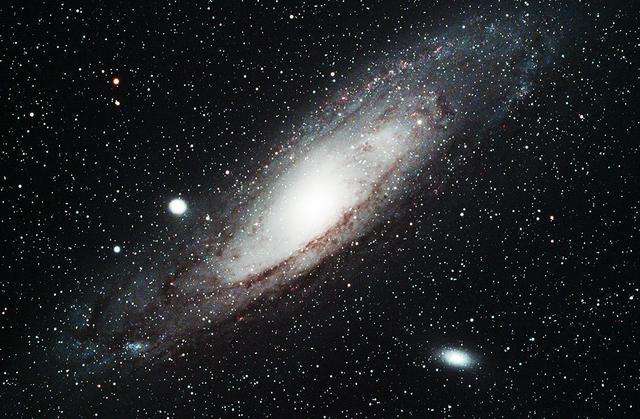 国家天文台发现M型恒星活动性时间和空间演化规律