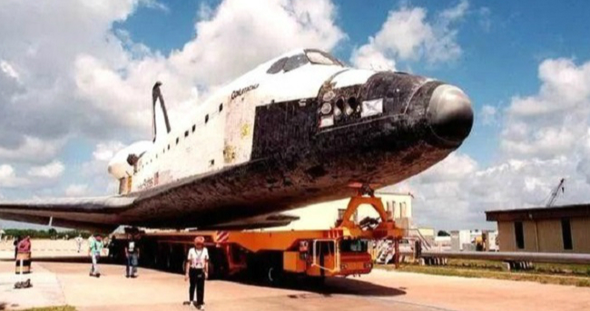 
航天飞机发生意外 7名宇航员被融化