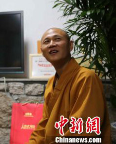 北京龙泉寺贤书法师(图片来源:龙泉寺供图)