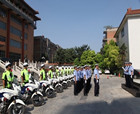 商丘市公安局交警支队为“骑警队”举行夏季“骑行服”发放仪式