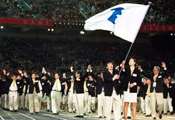 朝韩拟共举半岛旗入场冬奥会 中方：看到了同胞情谊