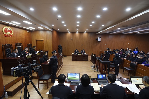 杭州保姆放火案开庭：被告曾搜索“放火是否要坐牢”