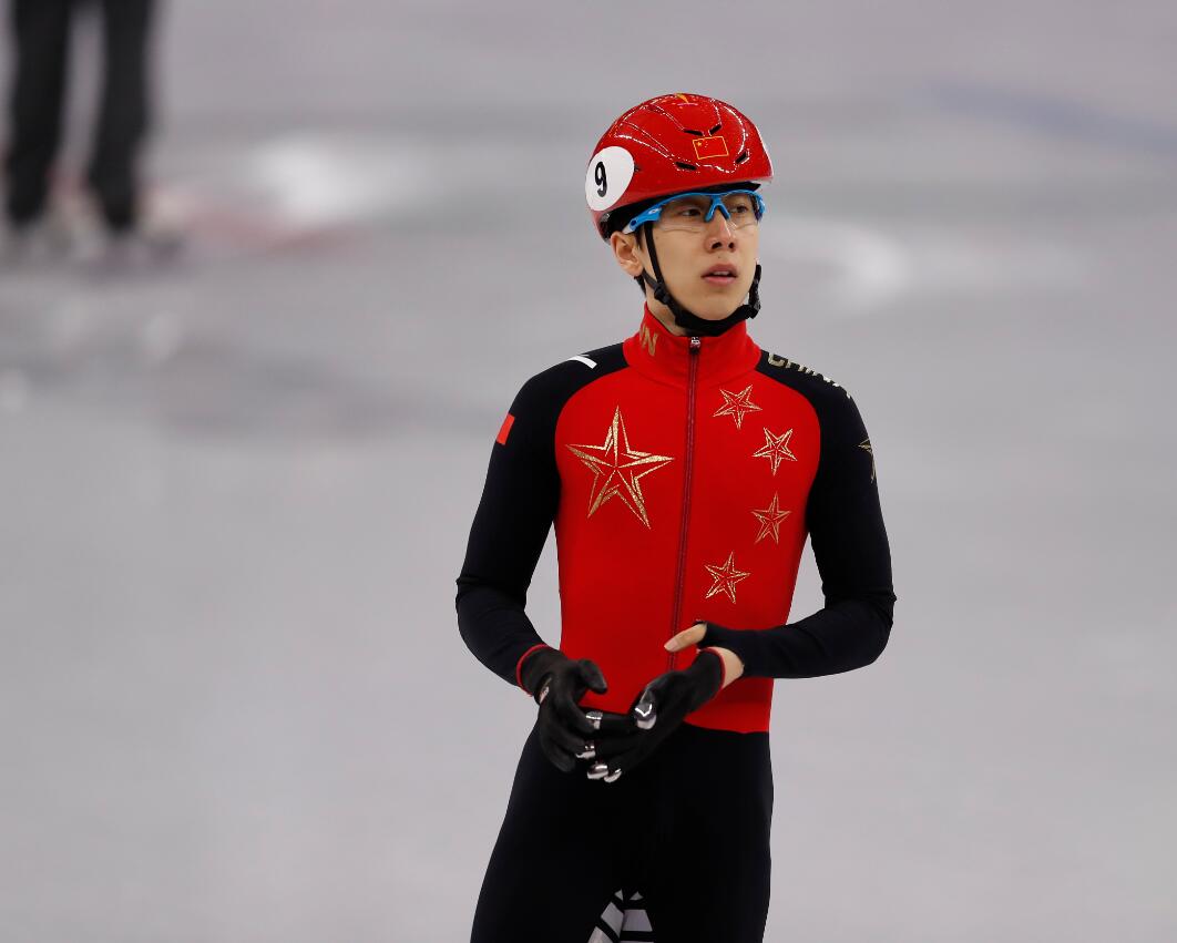 消息,平昌冬奥短道速滑男子500米四分之一决赛中,中国选手韩天宇在