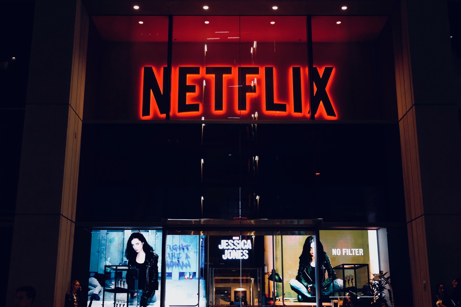 Netflix市值达1526亿美元 短暂超迪士尼成全球最大媒体公司