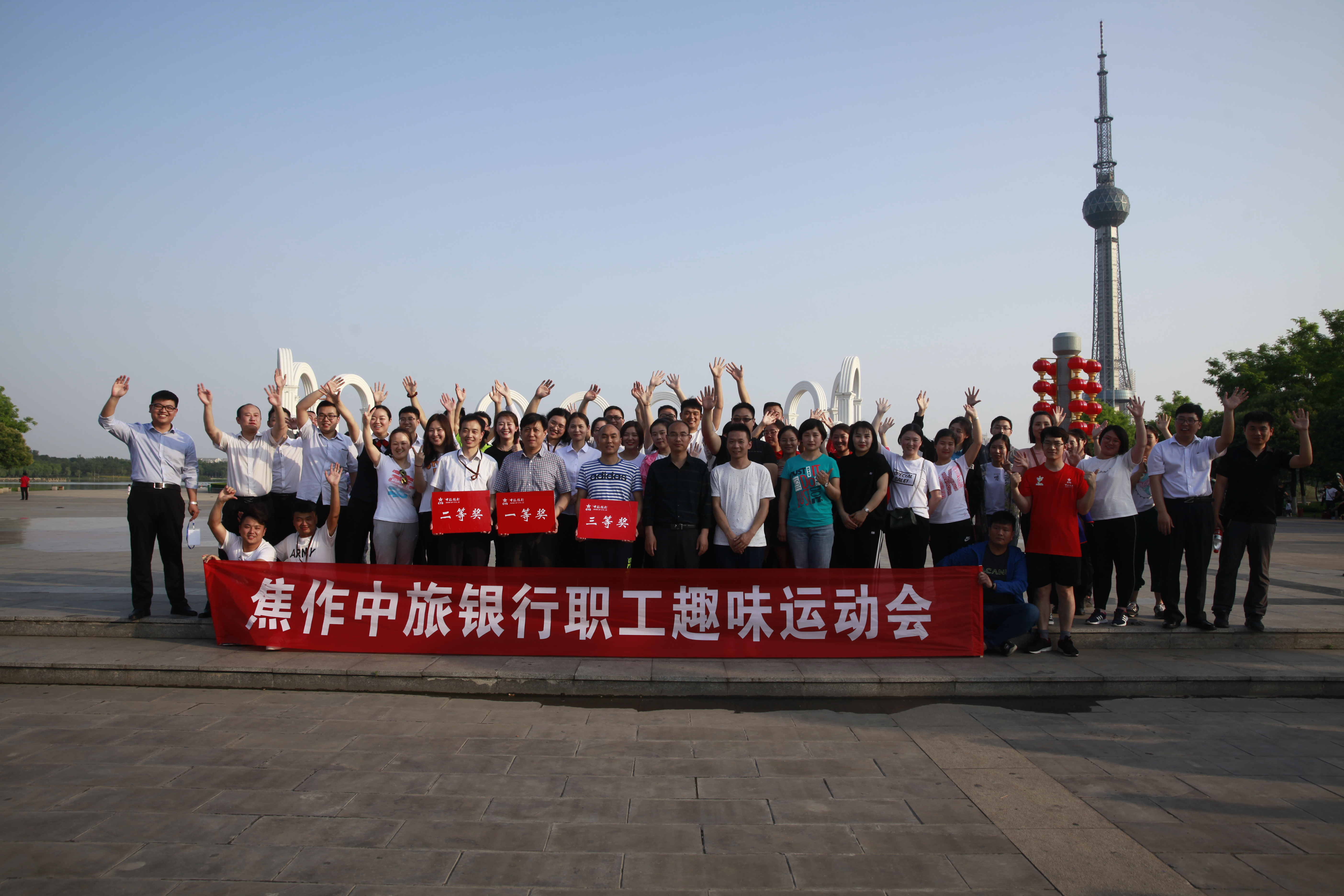 紧跟时尚潮流的焦作西服定制