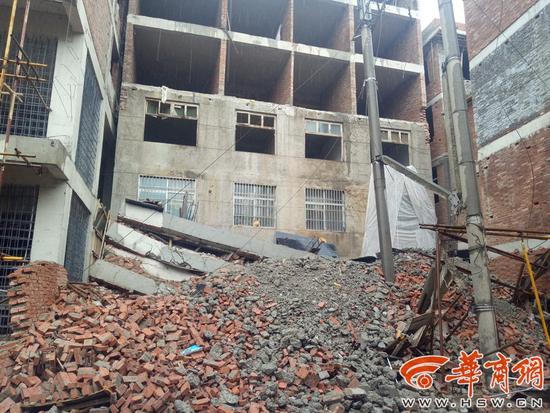 村民为多拿拆迁款1个月盖5层楼 不料刚封顶就坍塌