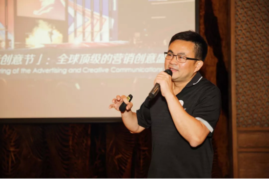 百度与知萌携手发布首份《AI赋能营销白皮书》