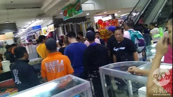 菲律宾移民局突击商场拘捕20名中国人，我使馆交涉