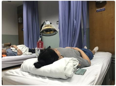 女子受寒后嘴歪斜成面瘫?医生:面瘫患者勿掉以