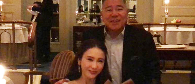 47岁黎姿庆生与老公恩爱同框 眼角鱼尾纹抢镜