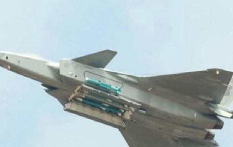 歼20挂载武器公开展示，6枚导弹够不够？我们用数据来证明