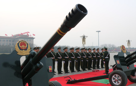 身高至少1.78米，声音动作整齐合一，中国礼炮兵到底有多牛？