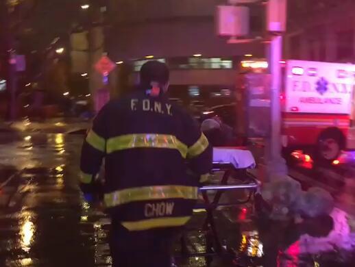 纽约曼哈顿华埠汽车冲撞人行道 致1死6伤含华人