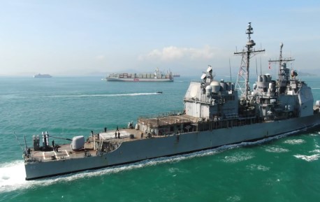 美舰擅中国西沙领海 解放军南部战区回应