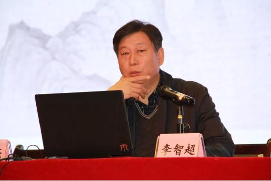 薛翰铭老师围绕《新课程理念下的说课》为题目,从九