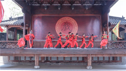 日长启封闲情思 静看儿童靥如花