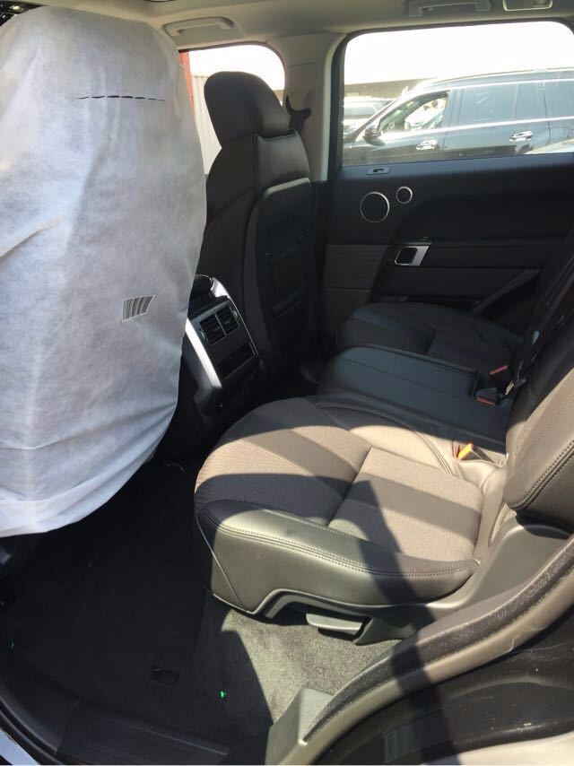 2017款路虎揽胜运动版天津港口专业批发零售24小时购车咨询热线：186 2277 9151 郭经理（同微信 销售全国 可贷款提车 ）