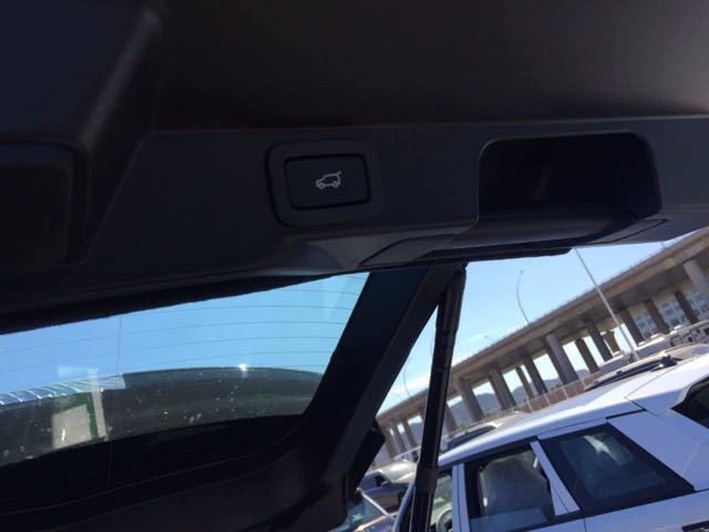 2017款路虎揽胜运动版天津港口专业批发零售24小时购车咨询热线：186 2277 9151 郭经理（同微信 销售全国 可贷款提车 ）