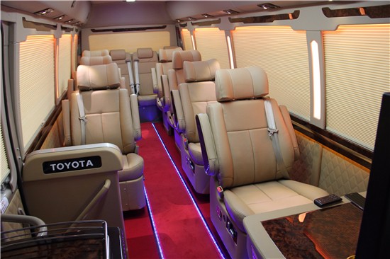 四川考斯特中巴车 一汽丰田柯斯达报价