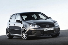 这台高尔夫拥有GTI的动力，但油耗仅4L