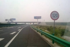 高速公路限速120km/h，原来是为了保命啊!