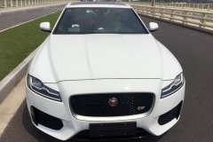 威猛的绅士 提捷豹XF 3.0T高性能版